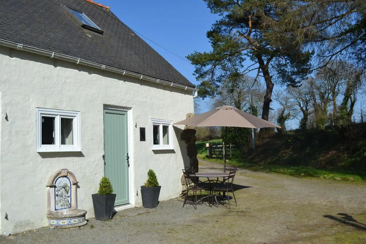 Tatil Evi Le Hibou Noir Villa Bégard